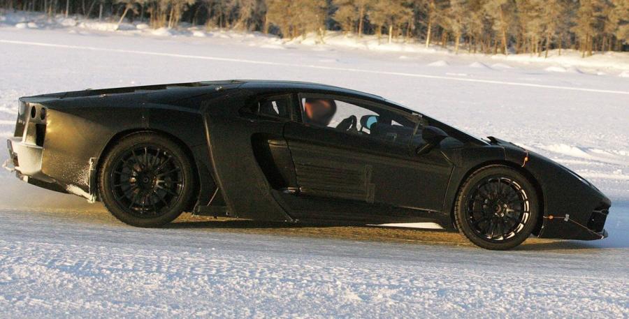  Lamborghini Jota 2010 года  (фото 2 из 5)